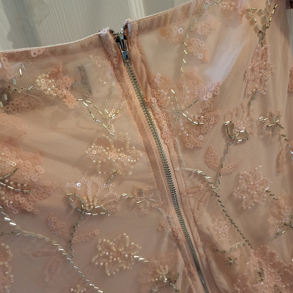 Party dress size M ( Color Peach) - Picture 3 of 9